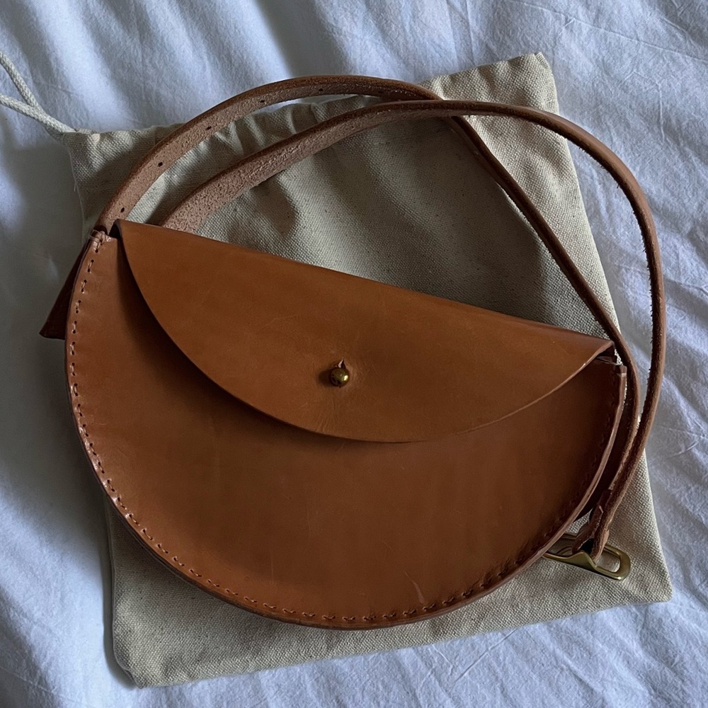 Tree Fairfax Extended Half Moon Crossbody Bag - Russet Tan